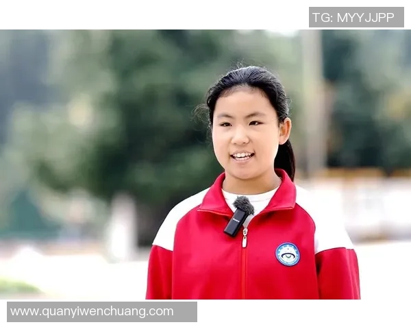 小足球明星传递正能量激励年轻人追逐梦想与热爱运动的精神